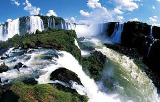 Iguaçu Falls, Brazil, Travel Guide, visiting Iguaçu Falls, touring Iguaçu Falls, sightseeing in Iguaçu Falls